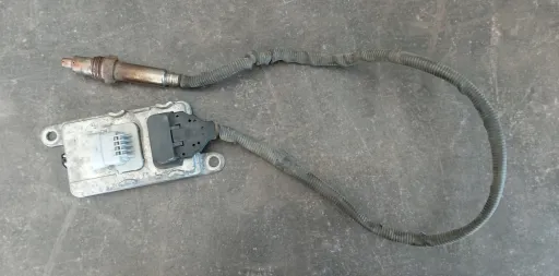 Датчик NOX Volvo Fh4 22827993 22827991