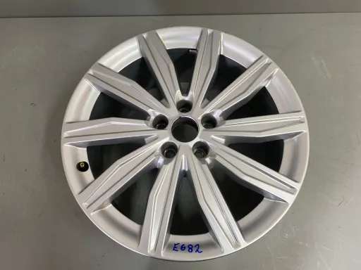 Литой диск для AUDI A6 C8 19'' 4K0601025M E682